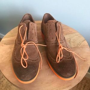 NWOT Florsheim Brogues with Contrasting soles